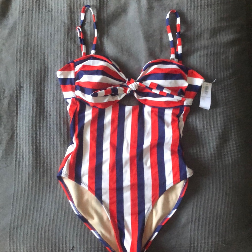NWT 👙 Old Navy One Piece Bathing Suit